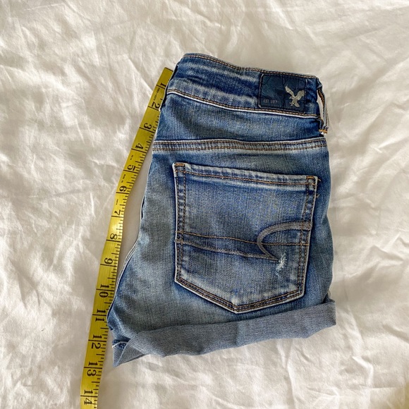 2/$40💜 CLOSET CLEAN OUT: American Eagle denim shorts - Picture 9 of 9